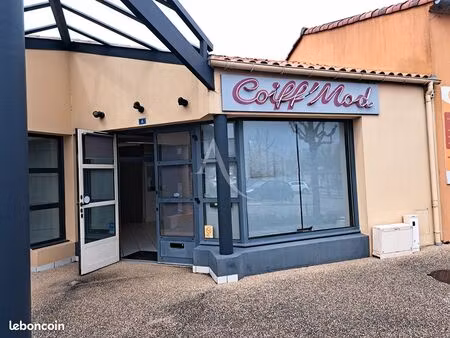 local commercial 65 m² saint michel mont mercure