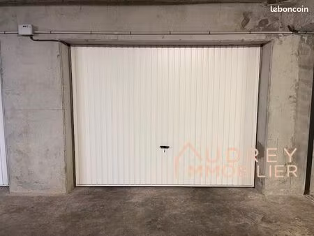 parking/box 19 m² eybens
