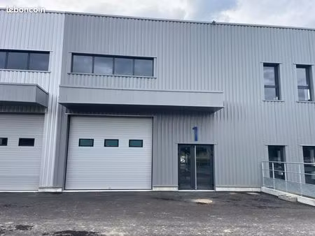 local d'activité 225 m²