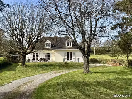 propriété 6 pièces 198 m²