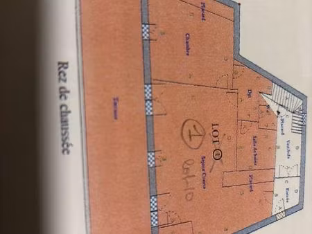 tres beau rez de jardin   rue des chevreuils 63240