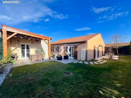 maison 6 pièces 136 m²