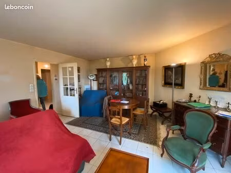 t4 de 93 m² – caudéran stéhélin