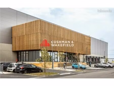 local d'activité 9 939 m²