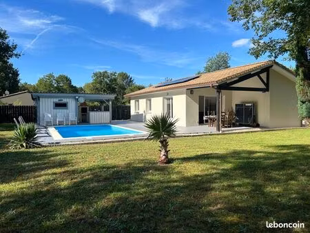 maison à 5 minutes de l océan ⛱️ piscine climatisation terrasse couvert grand jardin arbor