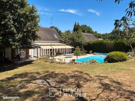 maison 9 pièces 289 m²