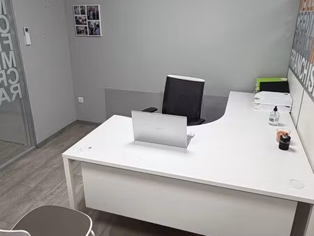 superbe bureau dans agence de renommée nationale