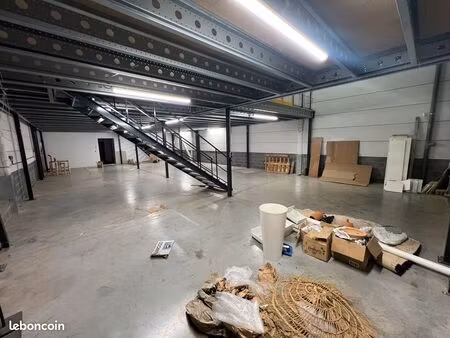 local d’activité / entrepôt 470 m² avec mezzanine – accès poids lourd – parking
