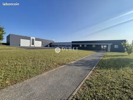 local 1690 m² fontenay-le-comte