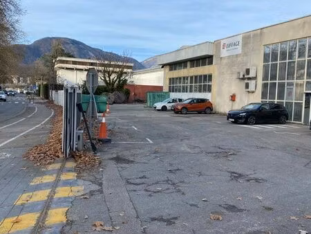 grenoble léon jouhaux  local 1600 m2 sur terrain de 3000 m2