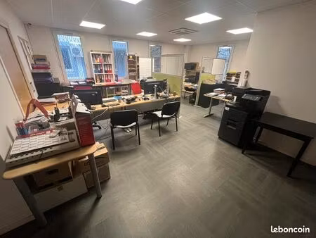 bureau 80m² avec parking prive