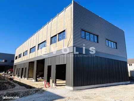 local d'activité 187 m²