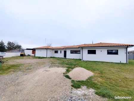 maison 7 pièces 210m2