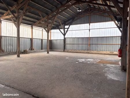 location hangar de stockage 290 m2