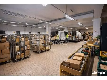 local logistique 850 m²