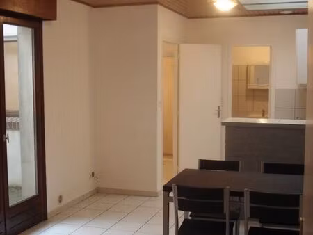 appart type 2 - 30m² - rue milhomme – meublé
