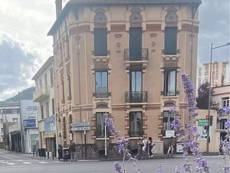 local professionnel salins