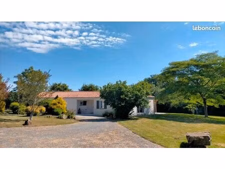 maison 4 chambres sur grand terrain