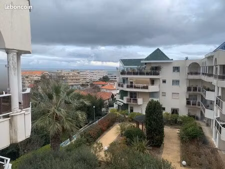 appartement en vente directe de type f3 libre en résidence service à 33120 arcachon