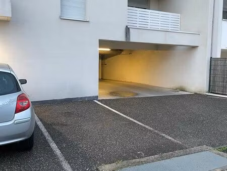 parking voiture cenon