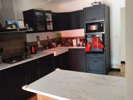 maison 125 m2 / 4 chambres / piscine véranda terrain arboré clôturé