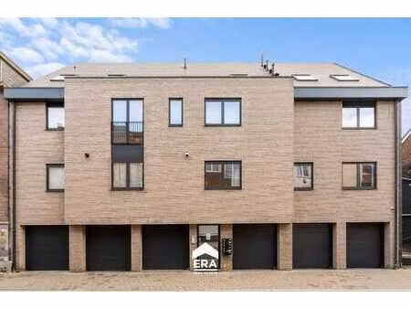 appartement prêt à emménager  avec grande terasse et garage!