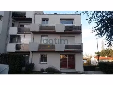 location appartement 2 pièces à montaigu (85600) : à louer 2 pièces / 46m² montaigu