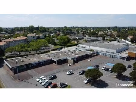 local d'activité 74 m²