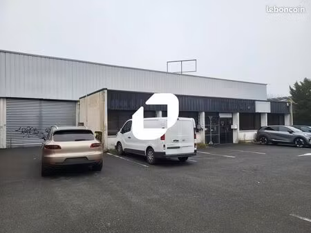 local d'activité 808 m²