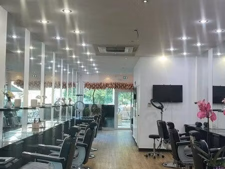 local coworking salon de coiffure exclusivement féminin