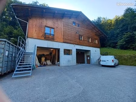 local commercial 496 m² areches