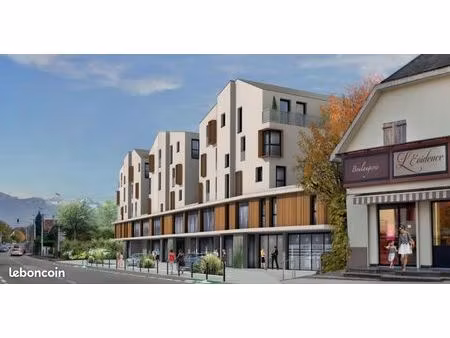 local commercial 77 m²