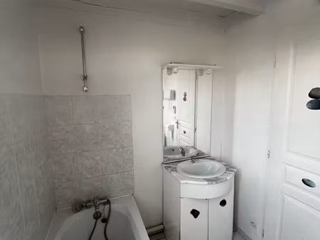 appartement en location - 49 m² - 2 chambres - 590 cc