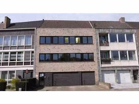 ruime 4-slaapkamer duplex met garage te huur in sint-andr...