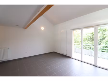 appartement t2 en duplex à vendre à léognan