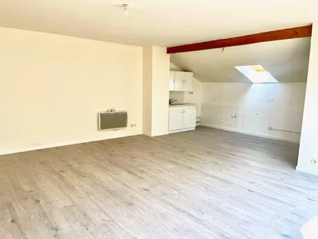 jany centre appartement f2 : 82 000 eur fai