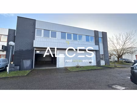 à louer local activités parfait état merignac