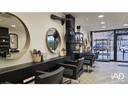 vente local d'activités 100 m²