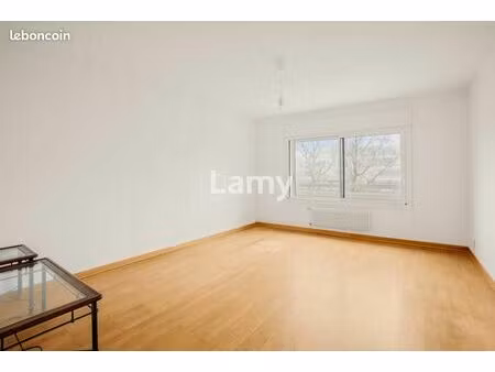 appartement 3 pièces 81 m²