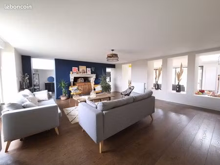 maison 7 pièces 214 m²