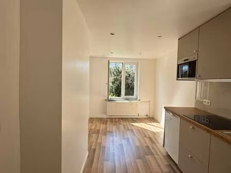 studio rénové très lumineux  vue sur jardins