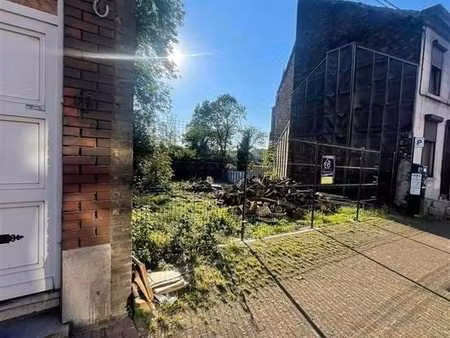 terrain à bâtir idéalement situé à charleroi – une belle opp