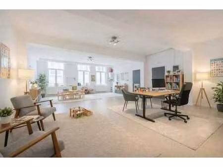 plateau de 200m² avec 3 ateliers séparés