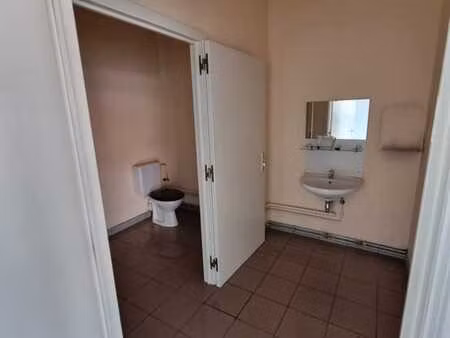 travées commerciales à usage de bureaux