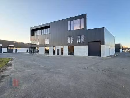 unieke combinatie van kantoorruimte en magazijn/showroom ...