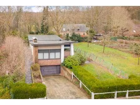 charmant bungalow de plain-pied avec jardin boisé