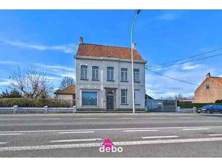 strategisch gelegen commerciële site op 1.920 m² te kuurne