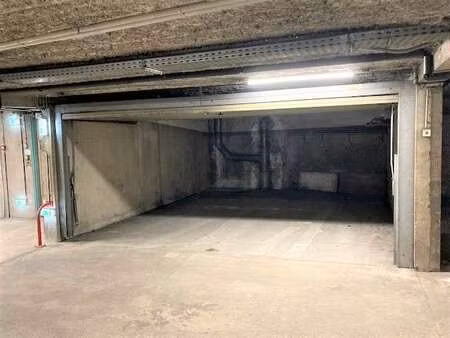 location garage box et parking à rennes centre ville (35000) : à louer / 25m² rennes centr