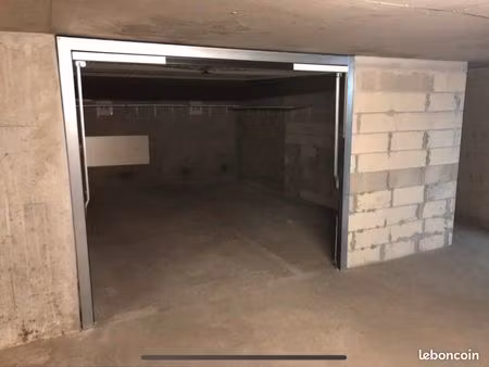 box / parking / stockage