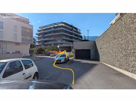 garages box à louer  proche bus 66 aéroport